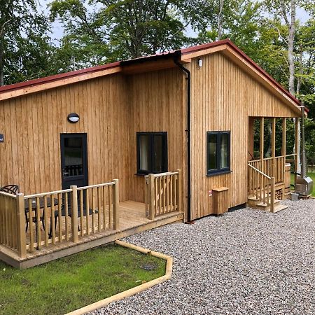 Breckland Lodge 2 With Hot Tub Belladrum Bagian luar foto