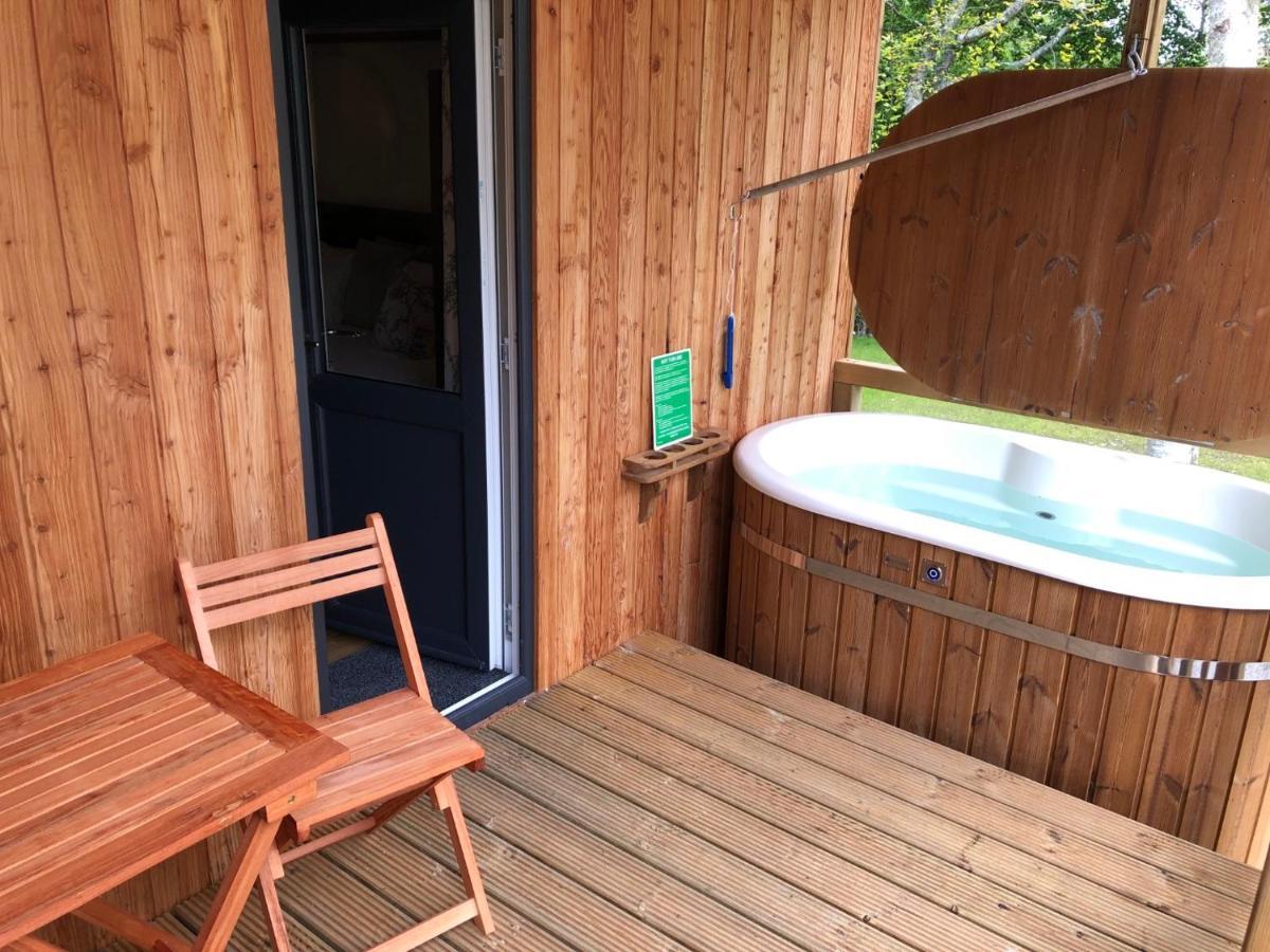 Breckland Lodge 2 With Hot Tub Belladrum Bagian luar foto
