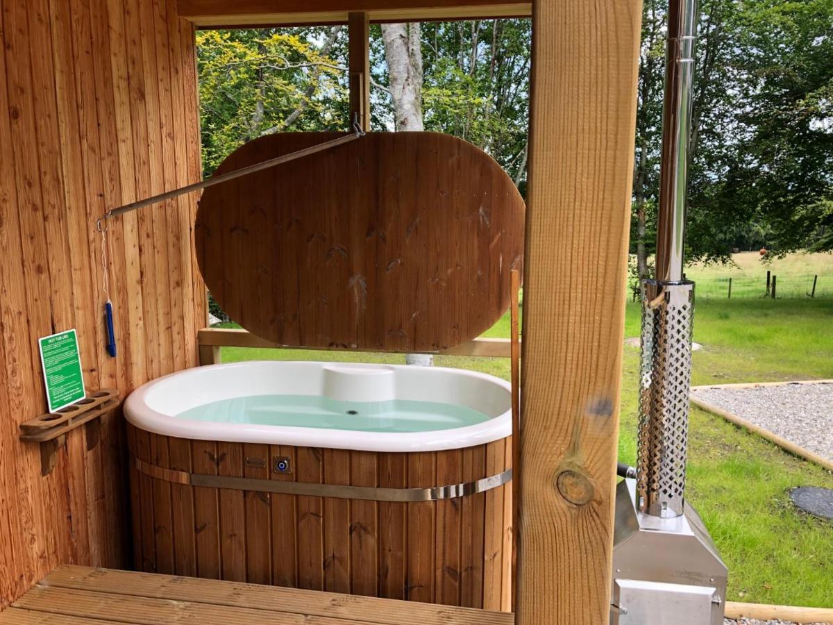 Breckland Lodge 2 With Hot Tub Belladrum Bagian luar foto